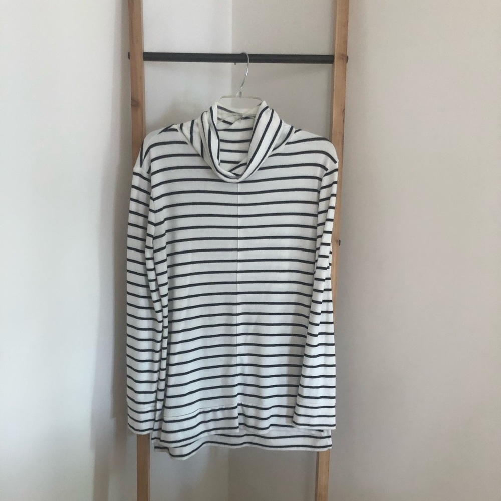 Black and white tunic